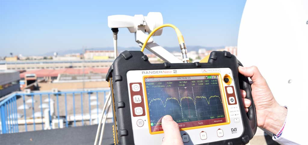 Aligning a satellite dish using a RANGER Neo TV spectrum analyzer